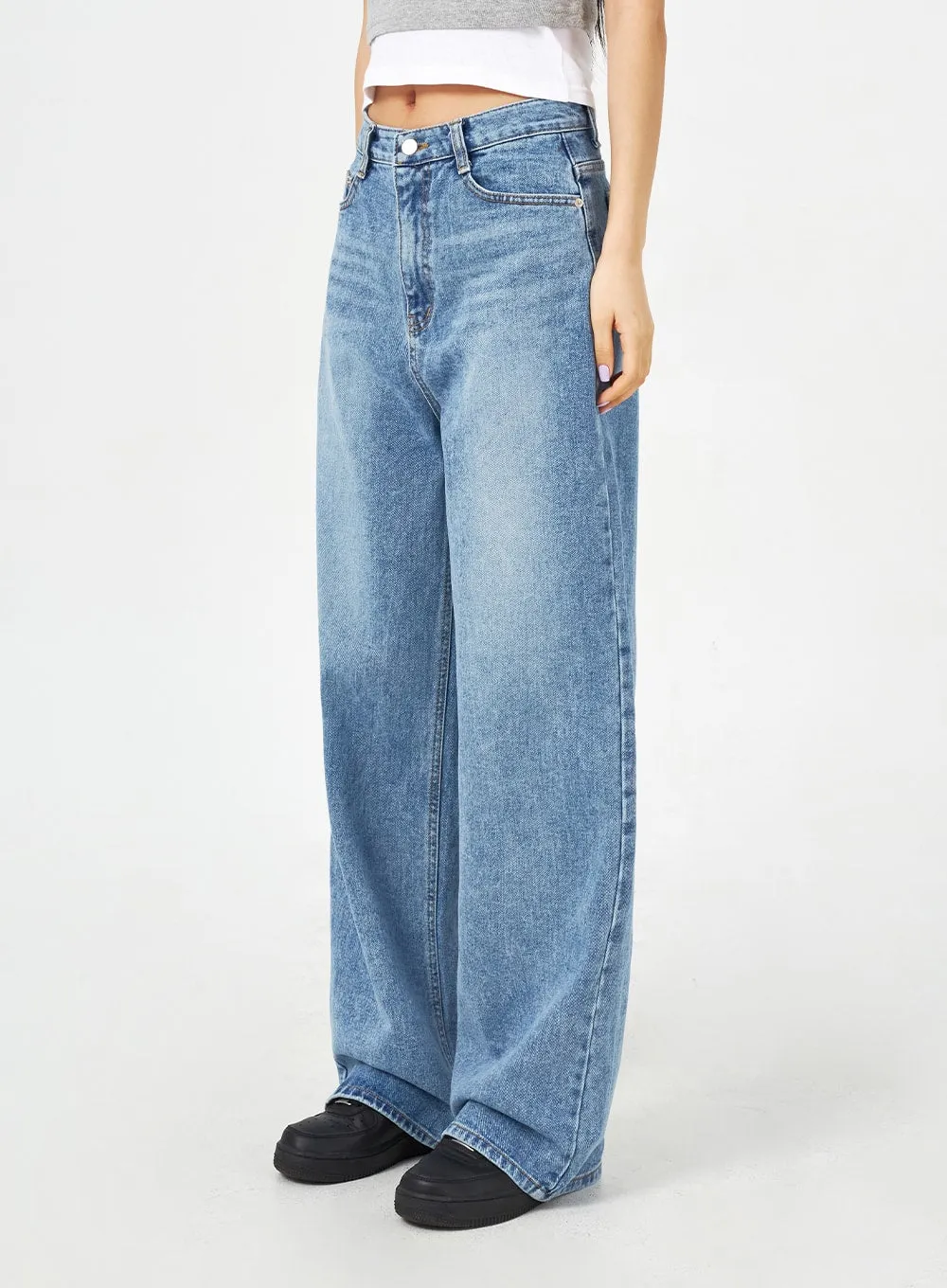 Mid-Wash Bootcut Jeans CM323